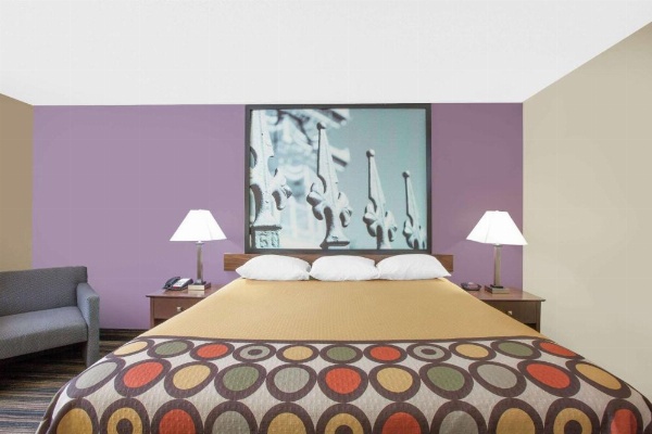 Super 8 by Wyndham Natchitoches image 10