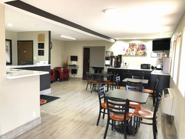 Super 8 by Wyndham Natchitoches image 19