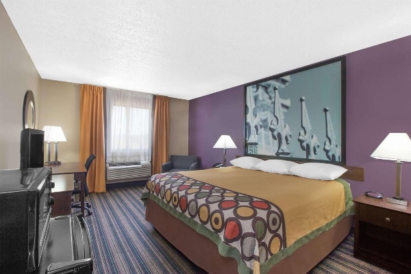 Super 8 by Wyndham Natchitoches image 7